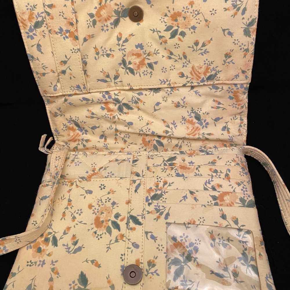 Yellow quilted crossbody purse - Picture 3 of 4